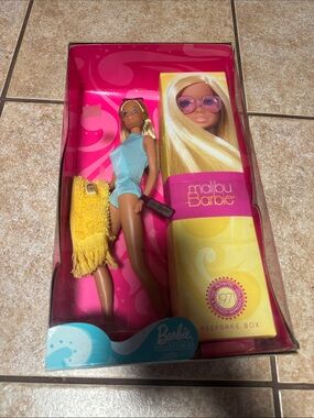 Barbie Malibu Doll Collector Edition 2001